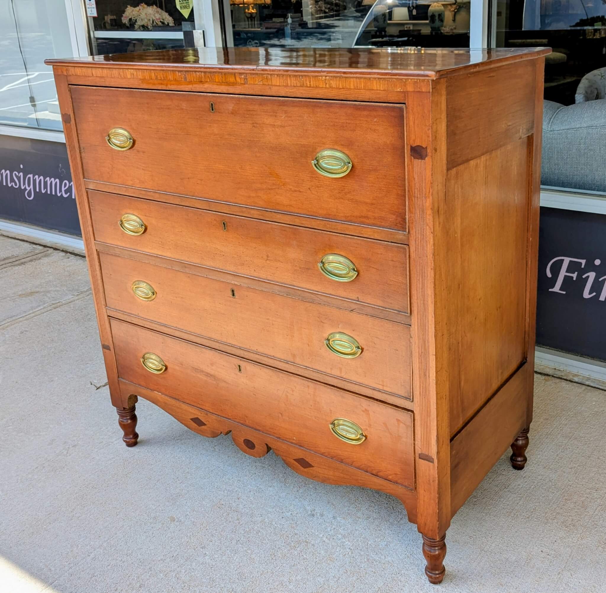 19th Century Federal Style Chest Of Drawers 19th Century Federal Style Chest Of Drawers