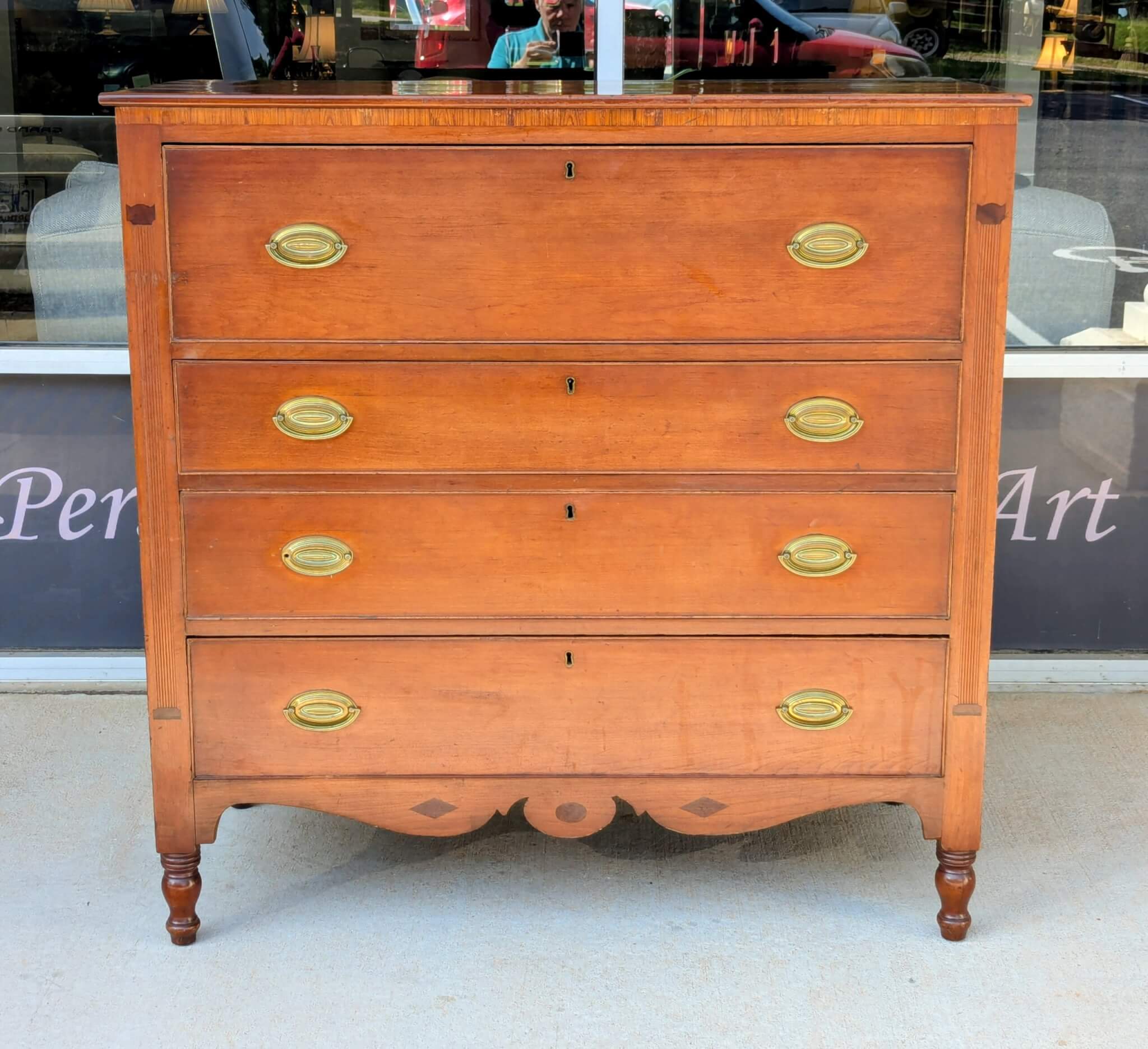 19th Century Federal Style Chest Of Drawers 19th Century Federal Style Chest Of Drawers