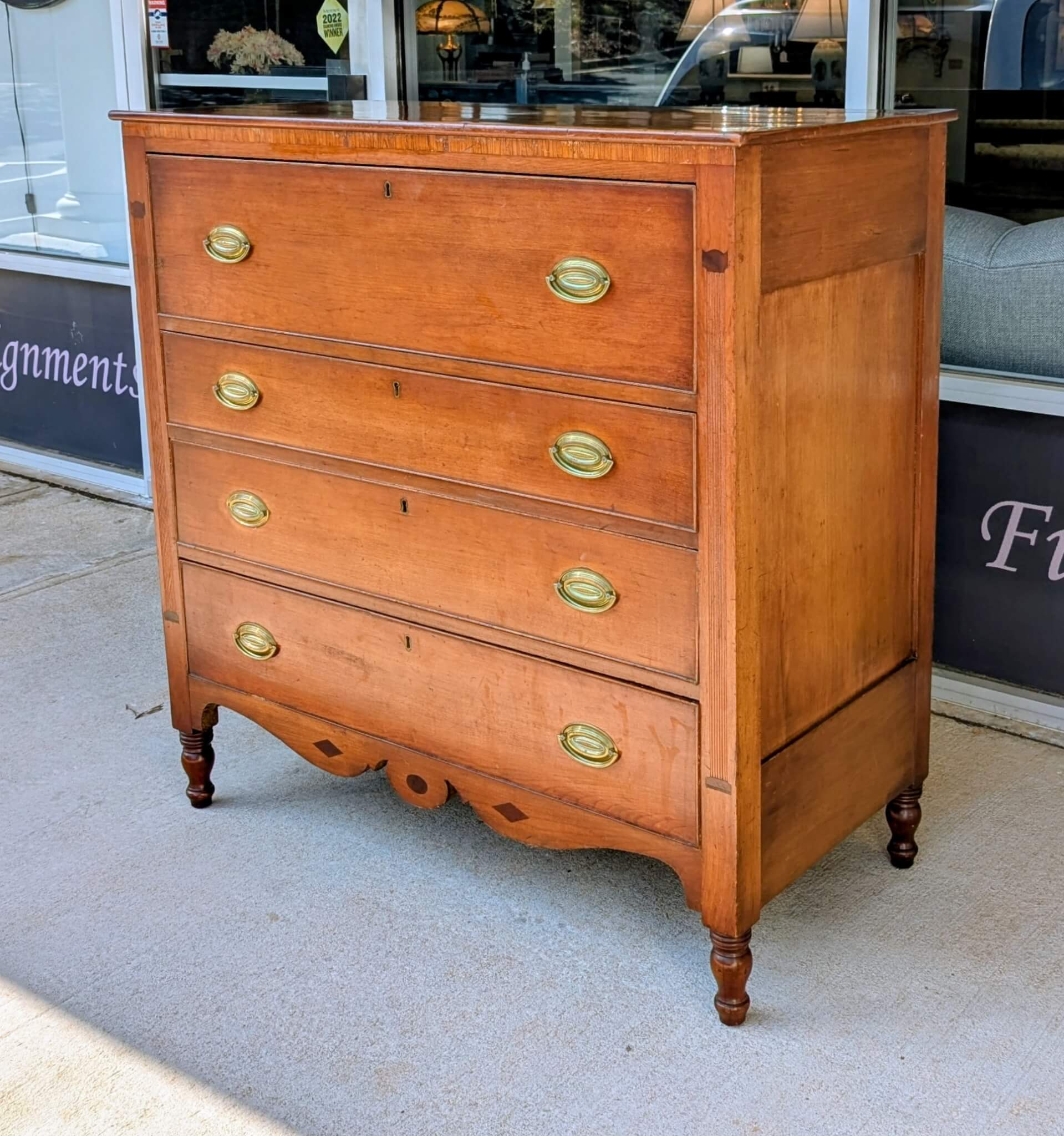 19th Century Federal Style Chest Of Drawers 19th Century Federal Style Chest Of Drawers