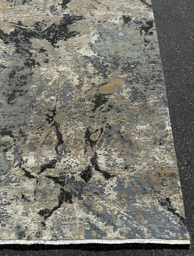 8x10 Abstract Hand-Knotted Wool and Silk Area Rug 8x10 Abstract Hand-Knotted Wool and Silk Area Rug