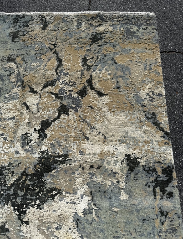 8x10 Abstract Hand-Knotted Wool and Silk Area Rug 8x10 Abstract Hand-Knotted Wool and Silk Area Rug