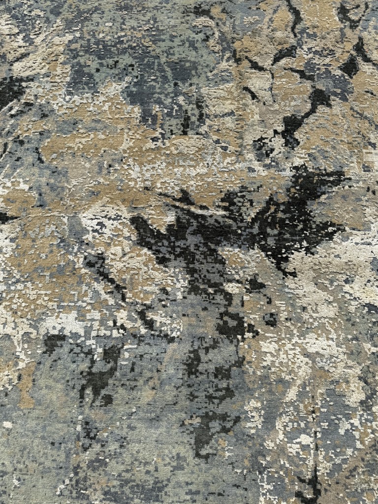 8x10 Abstract Hand-Knotted Wool and Silk Area Rug 8x10 Abstract Hand-Knotted Wool and Silk Area Rug