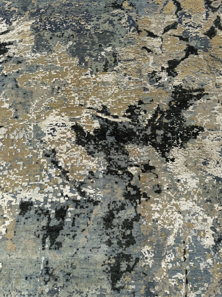 8x10 Abstract Hand-Knotted Wool and Silk Area Rug 8x10 Abstract Hand-Knotted Wool and Silk Area Rug