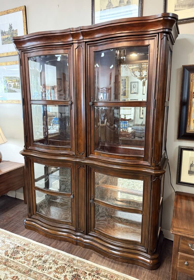 Bombe Front China Display Cabinet Bombe Front China Display Cabinet