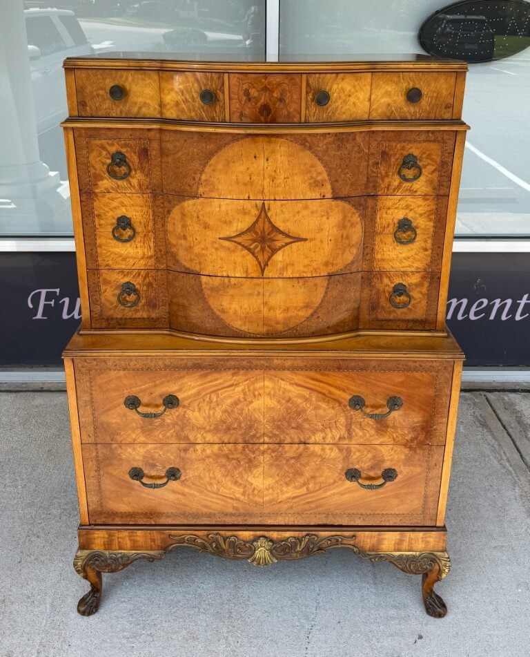 1930s Burled Walnut Chest of Drawers 1930s Burled Walnut Chest of Drawers