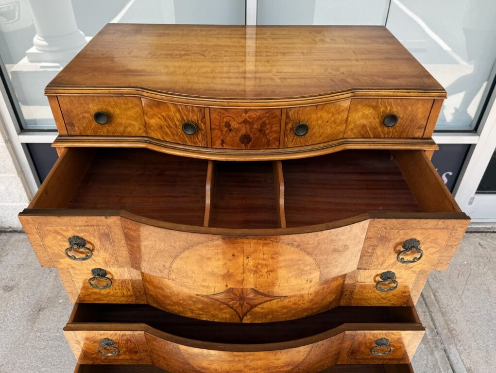 1930s Burled Walnut Chest of Drawers 1930s Burled Walnut Chest of Drawers