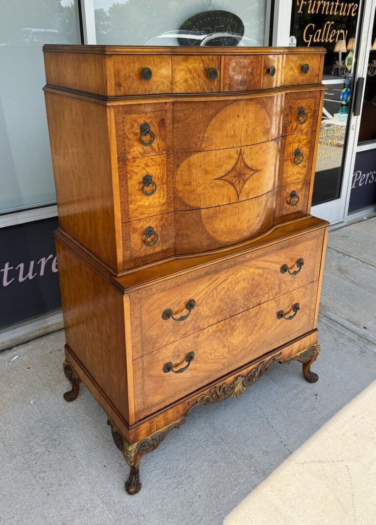 1930s Burled Walnut Chest of Drawers 1930s Burled Walnut Chest of Drawers