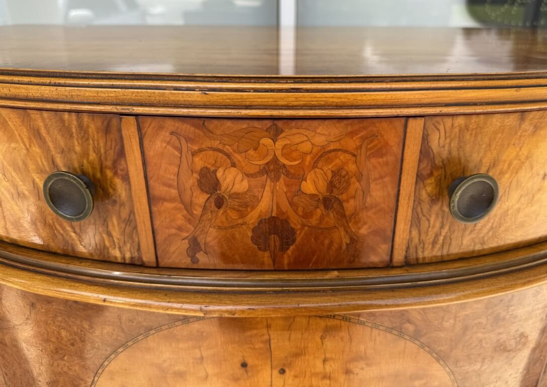 1930s Burled Walnut Chest of Drawers 1930s Burled Walnut Chest of Drawers