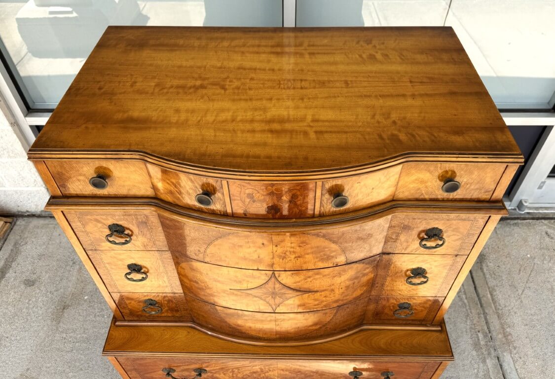 1930s Burled Walnut Chest of Drawers 1930s Burled Walnut Chest of Drawers