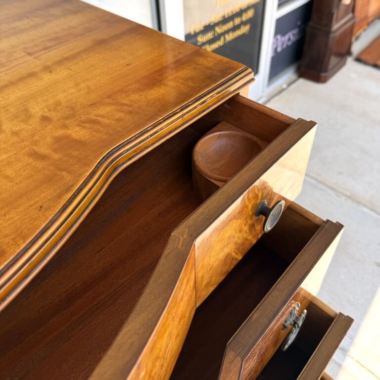 1930s Burled Walnut Chest of Drawers 1930s Burled Walnut Chest of Drawers