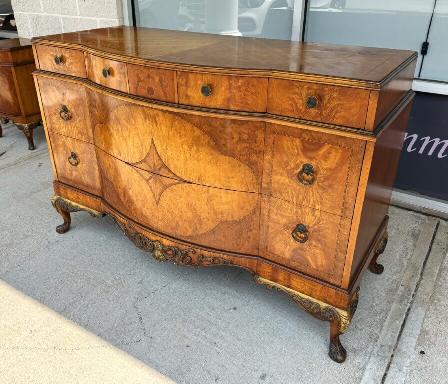 1930s Burled Walnut Dresser 1930s Burled Walnut Dresser