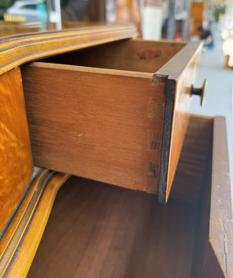 1930s Burled Walnut Dresser 1930s Burled Walnut Dresser
