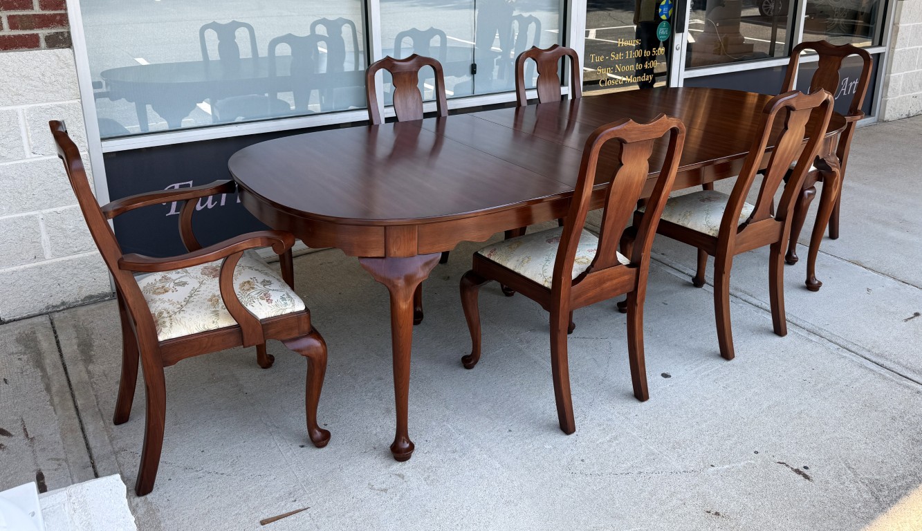 7 Piece Henkel Harris Solid Cherry Dining Set with 3 Leaves 7 Piece Henkel Harris Solid Cherry Dining Set with 3 Leaves