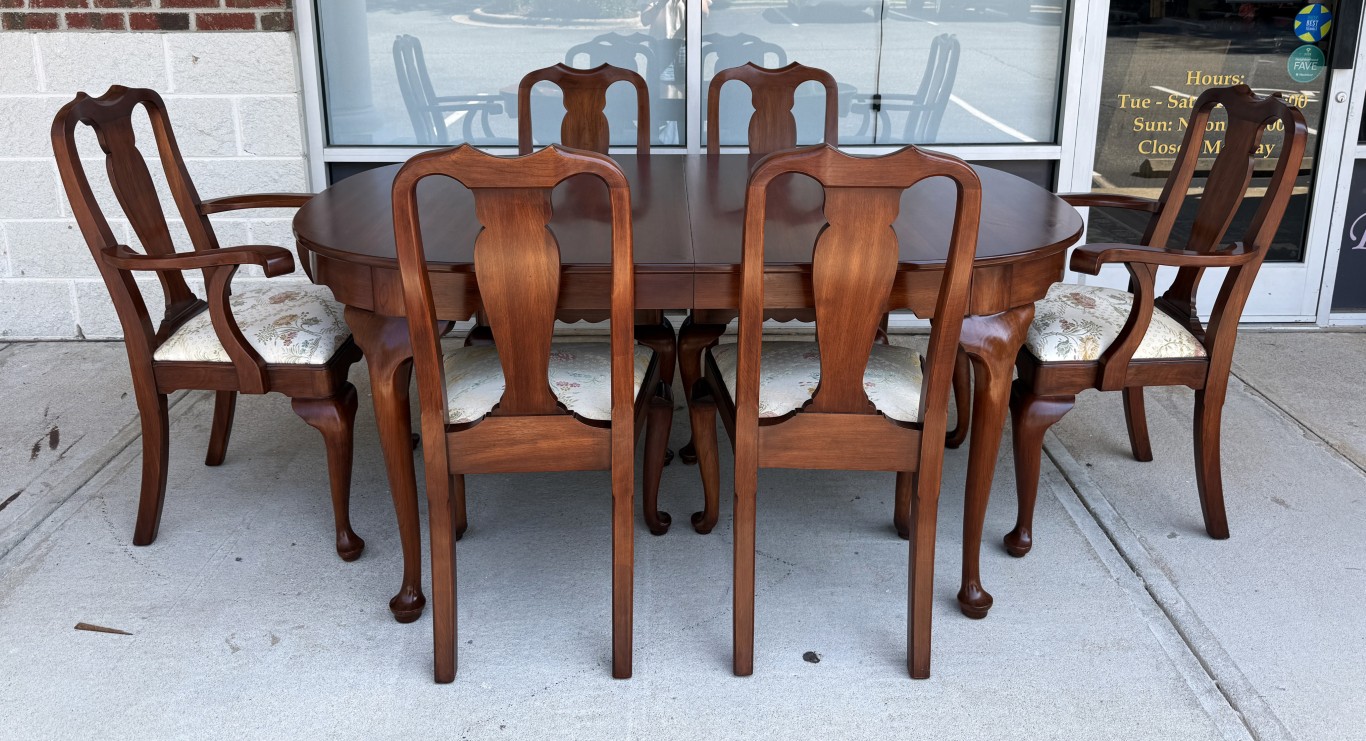 7 Piece Henkel Harris Solid Cherry Dining Set with 3 Leaves 7 Piece Henkel Harris Solid Cherry Dining Set with 3 Leaves