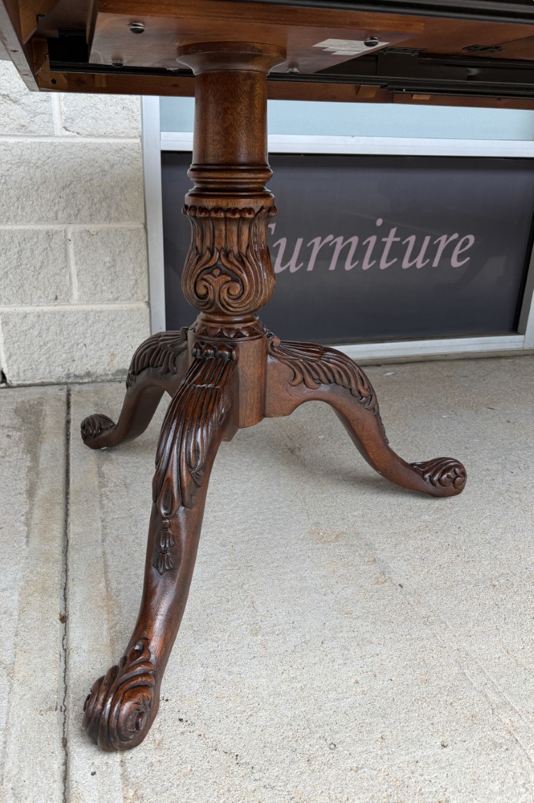 Drexel Heritage Banded Mahogany Double Pedestal Dining Table with Two Leaves Drexel Heritage Banded Mahogany Double Pedestal Dining Table with Two Leaves