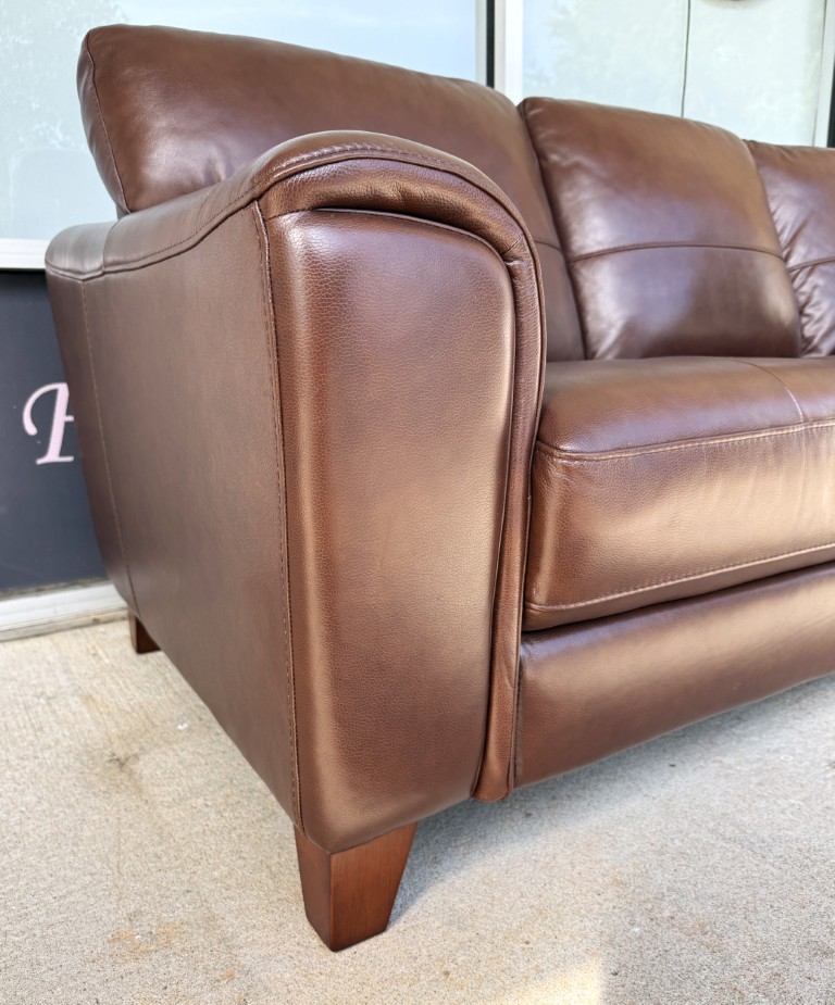 Contemporary Brown Leather Three-Cushion Sofa Contemporary Brown Leather Three-Cushion Sofa