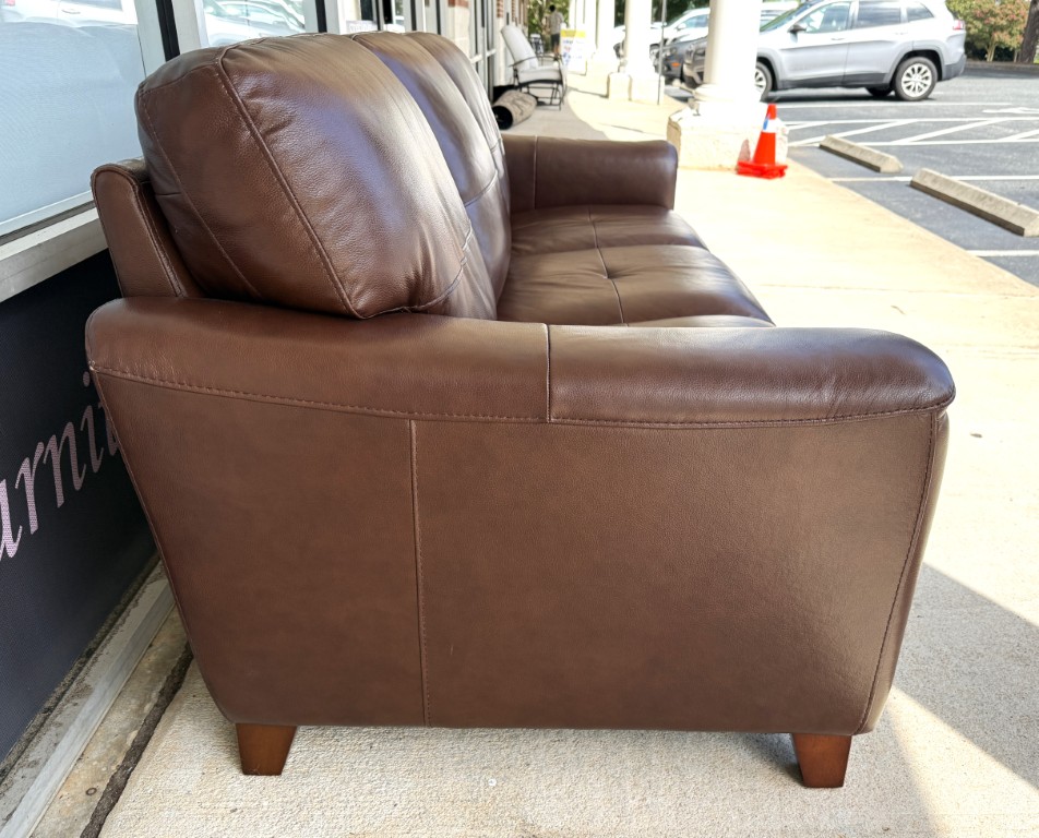 Contemporary Brown Leather Three-Cushion Sofa Contemporary Brown Leather Three-Cushion Sofa