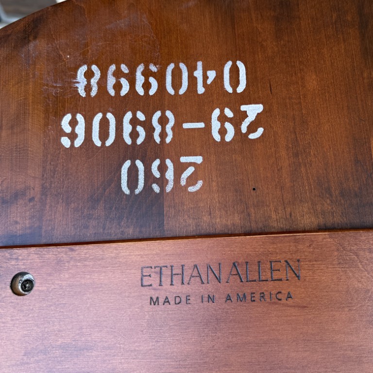 Ethan Allen British Classics Pineapple Pedestal Table Ethan Allen British Classics Pineapple Pedestal Table