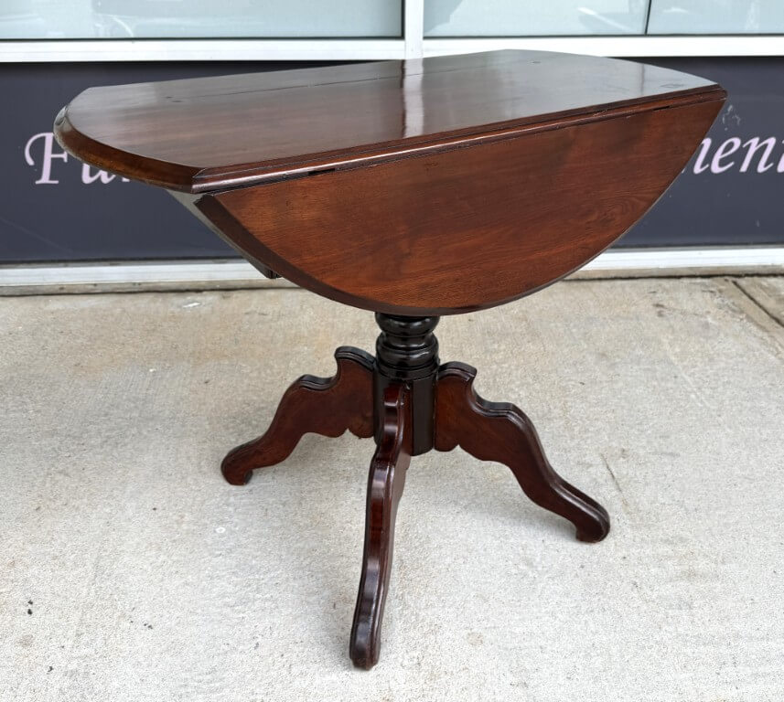 Antique Mahogany Drop Leaf Table with Pedestal Base Antique Mahogany Drop Leaf Table with Pedestal Base