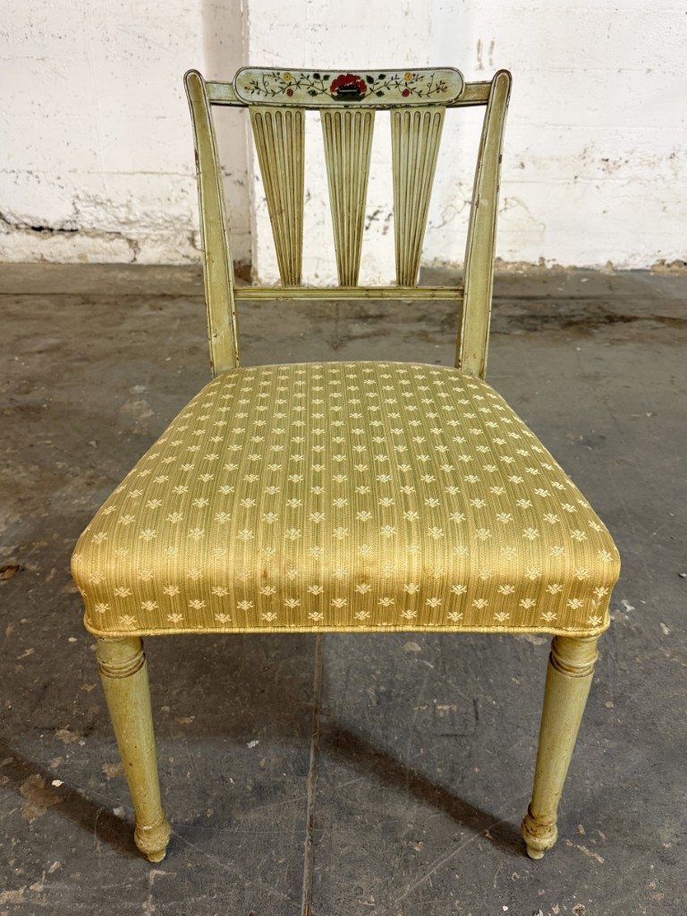 Set of 4 Neoclassical-Style Hand-Painted Arrow-Back Dining Chairs Set of 4 Neoclassical-Style Hand-Painted Arrow-Back Dining Chairs