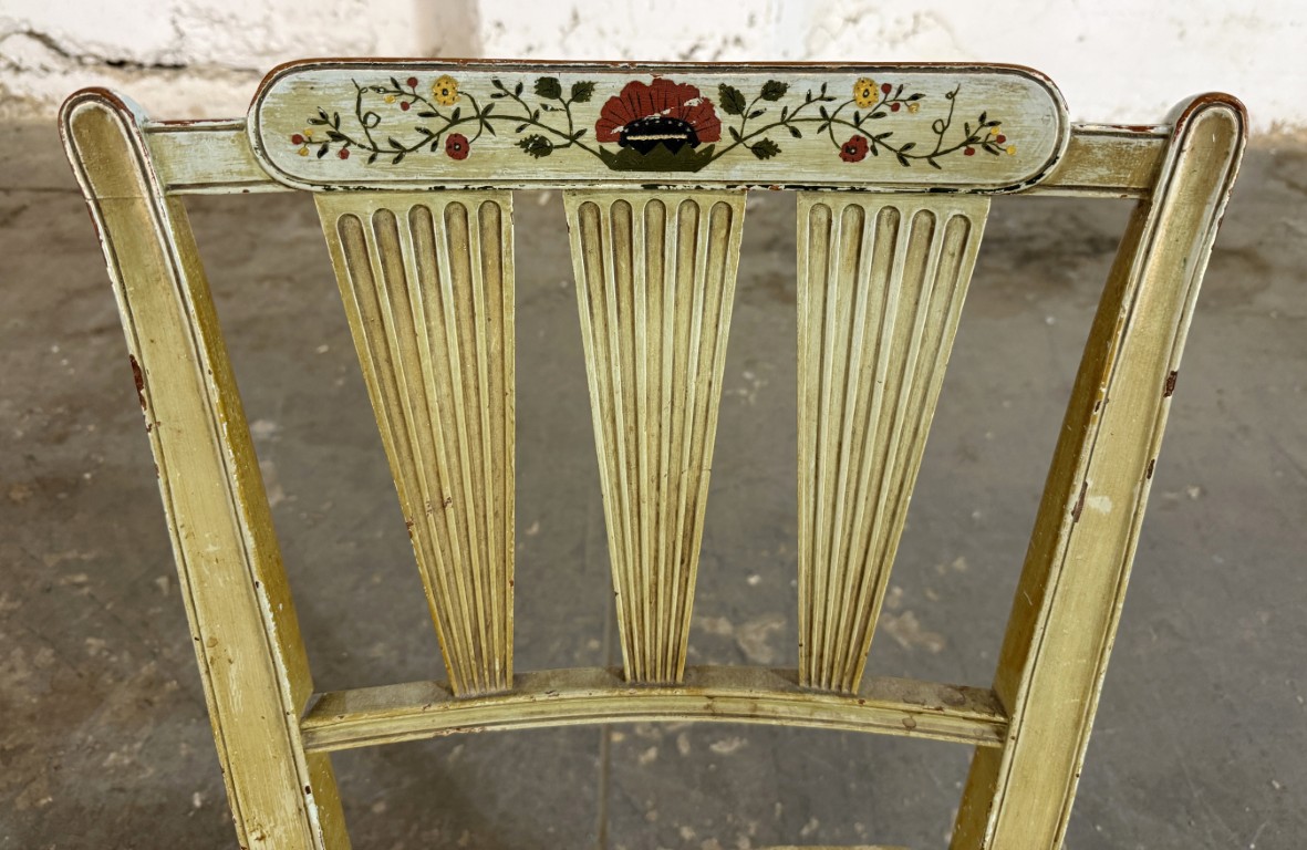 Set of 4 Neoclassical-Style Hand-Painted Arrow-Back Dining Chairs Set of 4 Neoclassical-Style Hand-Painted Arrow-Back Dining Chairs