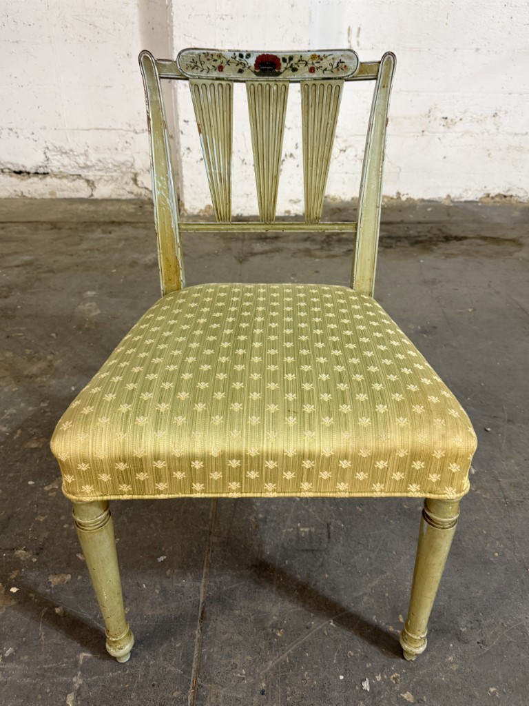 Set of 4 Neoclassical-Style Hand-Painted Arrow-Back Dining Chairs Set of 4 Neoclassical-Style Hand-Painted Arrow-Back Dining Chairs