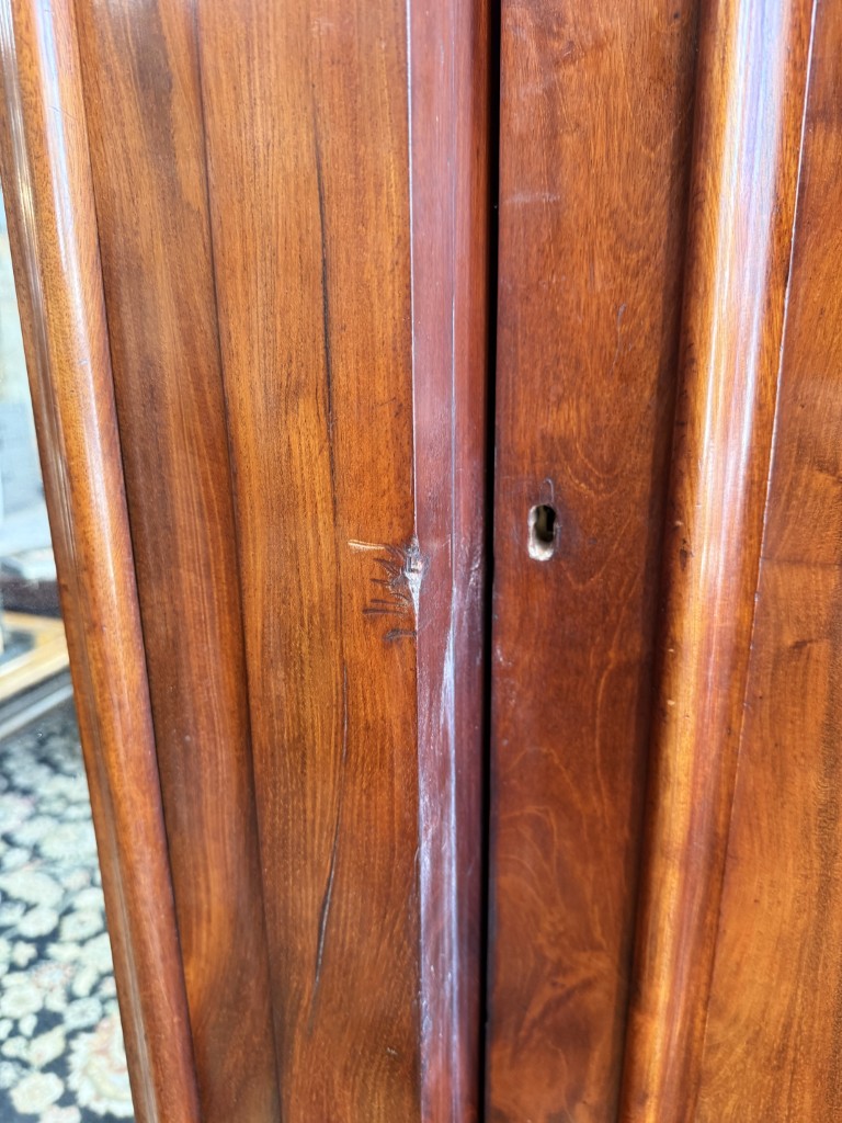19th Century Flamed Mahogany Triple Wardrobe with Center Mirror & Fitted Interior 19th Century Flamed Mahogany Triple Wardrobe with Center Mirror & Fitted Interior