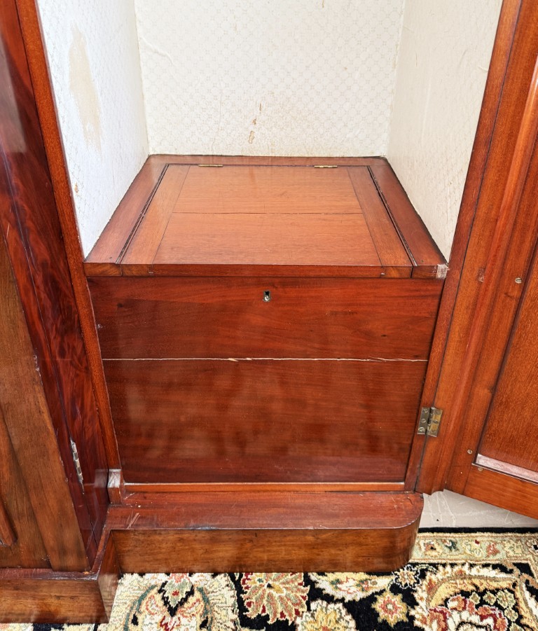 19th Century Flamed Mahogany Triple Wardrobe with Center Mirror & Fitted Interior 19th Century Flamed Mahogany Triple Wardrobe with Center Mirror & Fitted Interior