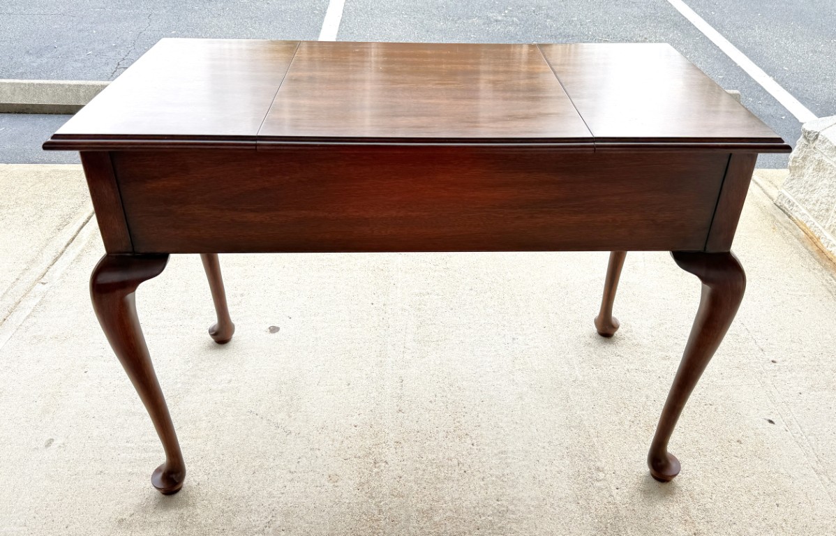 Henkel Harris Solid Mahogany Vanity Model No. 2704 Henkel Harris Solid Mahogany Vanity Model No. 2704
