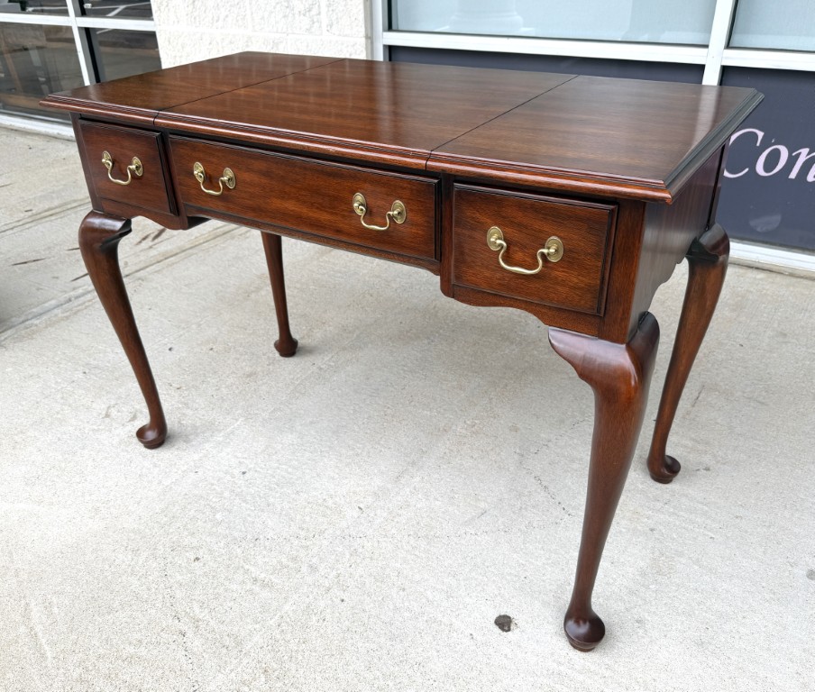 Henkel Harris Solid Mahogany Vanity Model No. 2704 Henkel Harris Solid Mahogany Vanity Model No. 2704