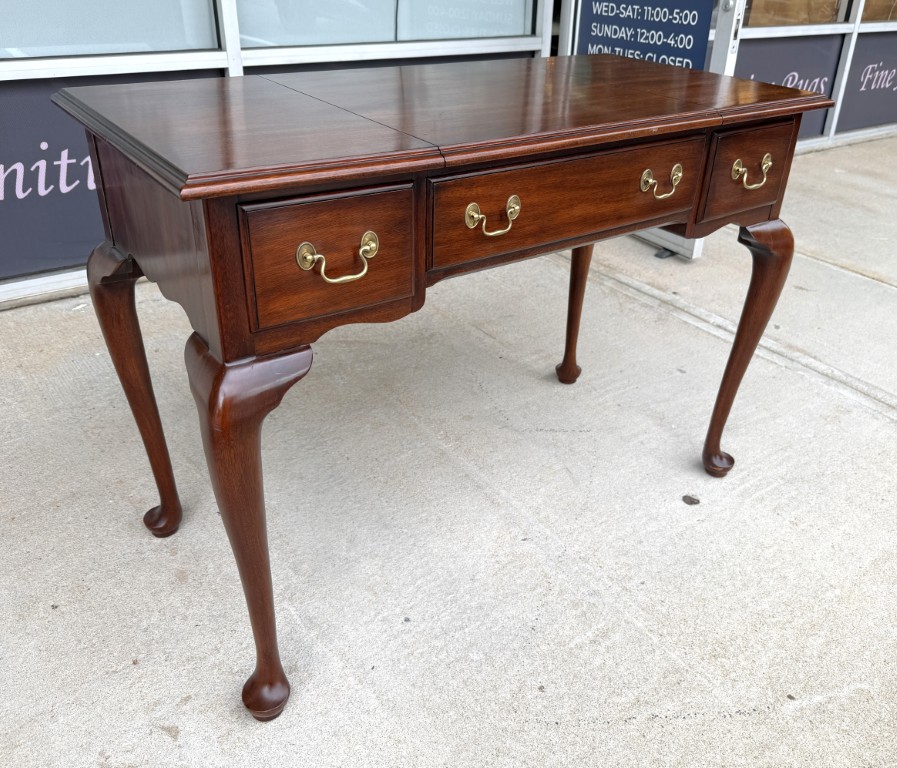 Henkel Harris Solid Mahogany Vanity Model No. 2704 Henkel Harris Solid Mahogany Vanity Model No. 2704