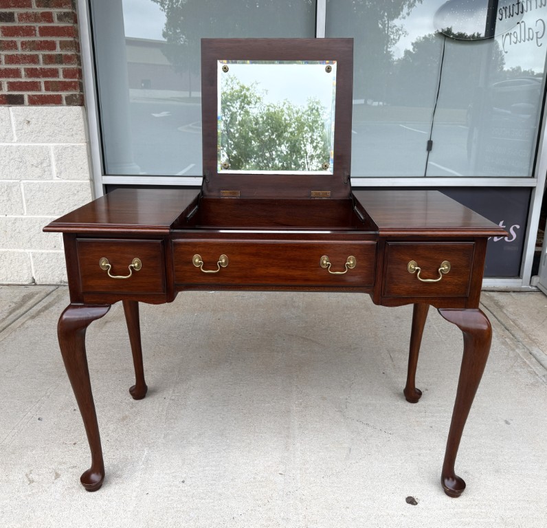 Henkel Harris Solid Mahogany Vanity Model No. 2704 Henkel Harris Solid Mahogany Vanity Model No. 2704