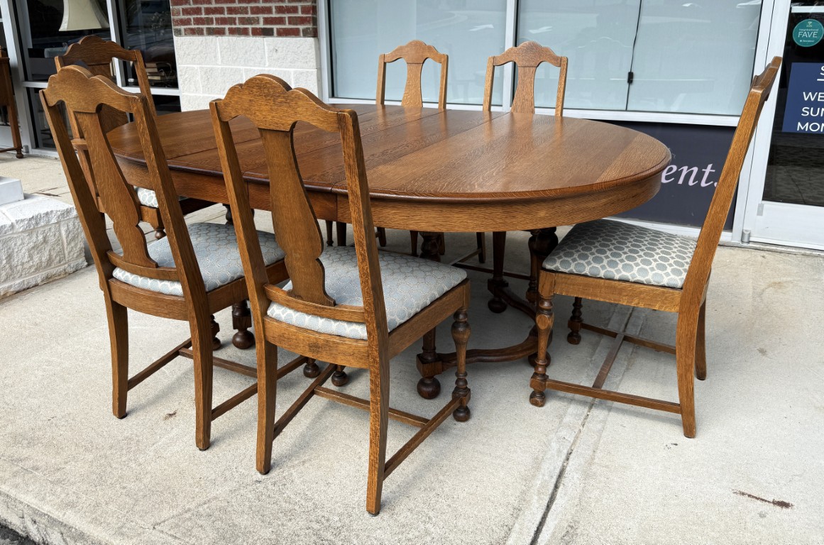 7 Piece Refinished Antique Oak Round Dining Set with Two Leaves 7 Piece Refinished Antique Oak Round Dining Set with Two Leaves