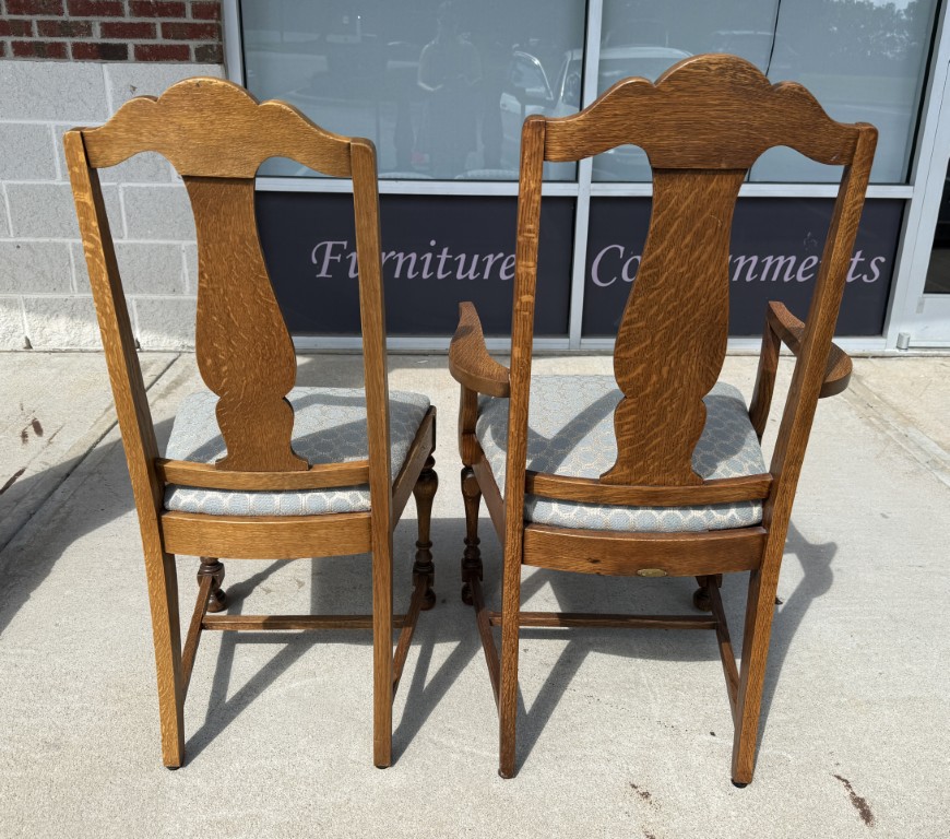 7 Piece Refinished Antique Oak Round Dining Set with Two Leaves 7 Piece Refinished Antique Oak Round Dining Set with Two Leaves