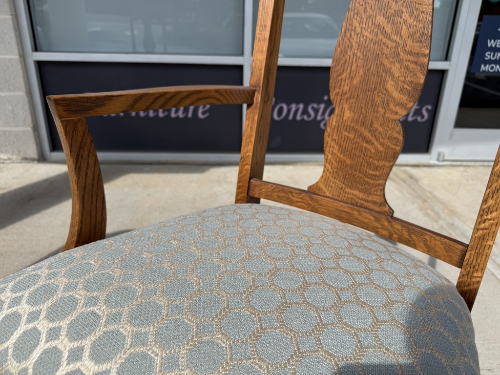 7 Piece Refinished Antique Oak Round Dining Set with Two Leaves 7 Piece Refinished Antique Oak Round Dining Set with Two Leaves