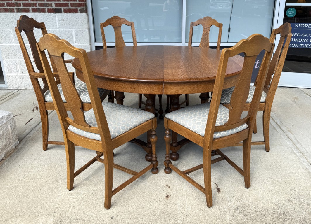 7 Piece Refinished Antique Oak Round Dining Set with Two Leaves 7 Piece Refinished Antique Oak Round Dining Set with Two Leaves