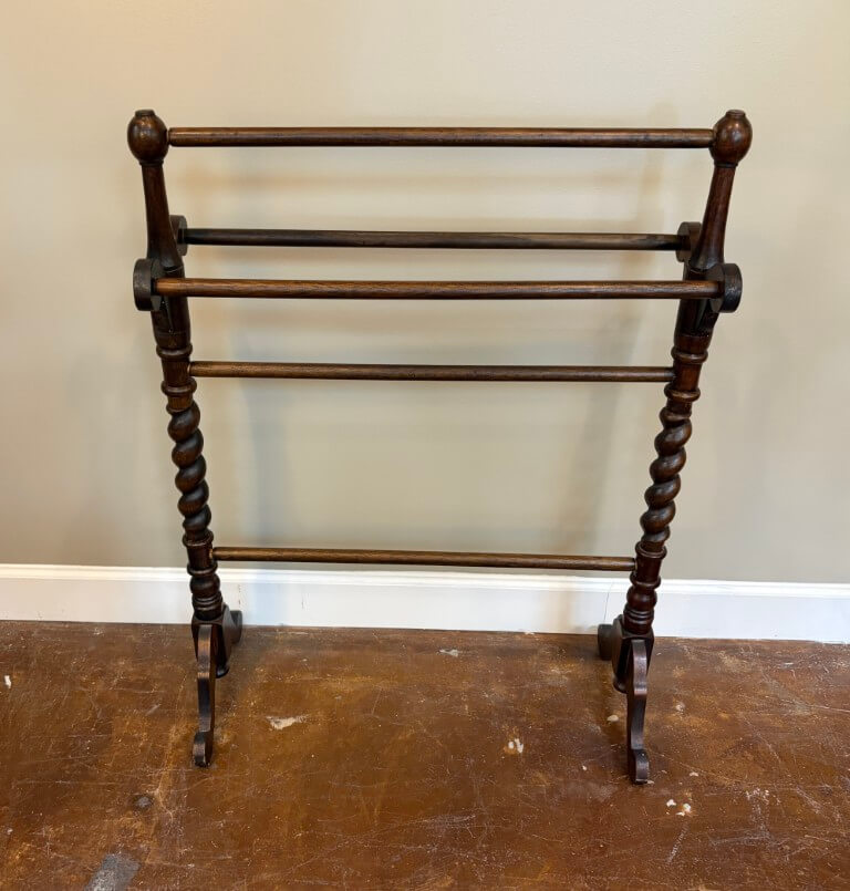 Antique Mahogany Barley Twist Quilt Rack / Towel Rack Antique Mahogany Barley Twist Quilt Rack / Towel Rack