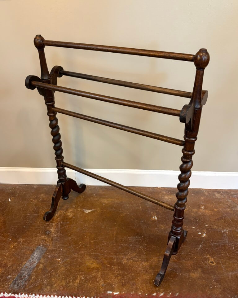 Antique Mahogany Barley Twist Quilt Rack / Towel Rack Antique Mahogany Barley Twist Quilt Rack / Towel Rack