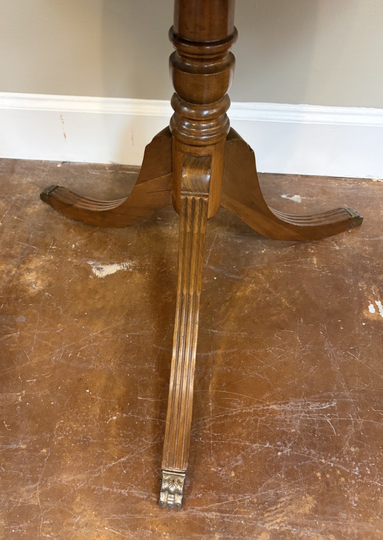 Walnut Two Tier Round Side Table/Dumbwaiter/Plant Stand Walnut Two Tier Round Side Table/Dumbwaiter/Plant Stand