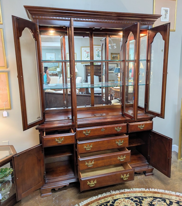 Sumter Mahogany China Cabinet Sumter Mahogany China Cabinet