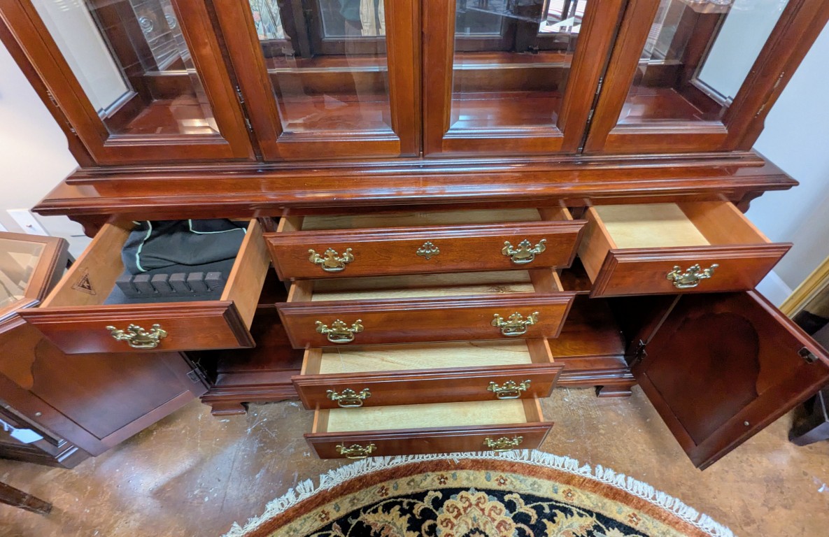 Sumter Mahogany China Cabinet Sumter Mahogany China Cabinet