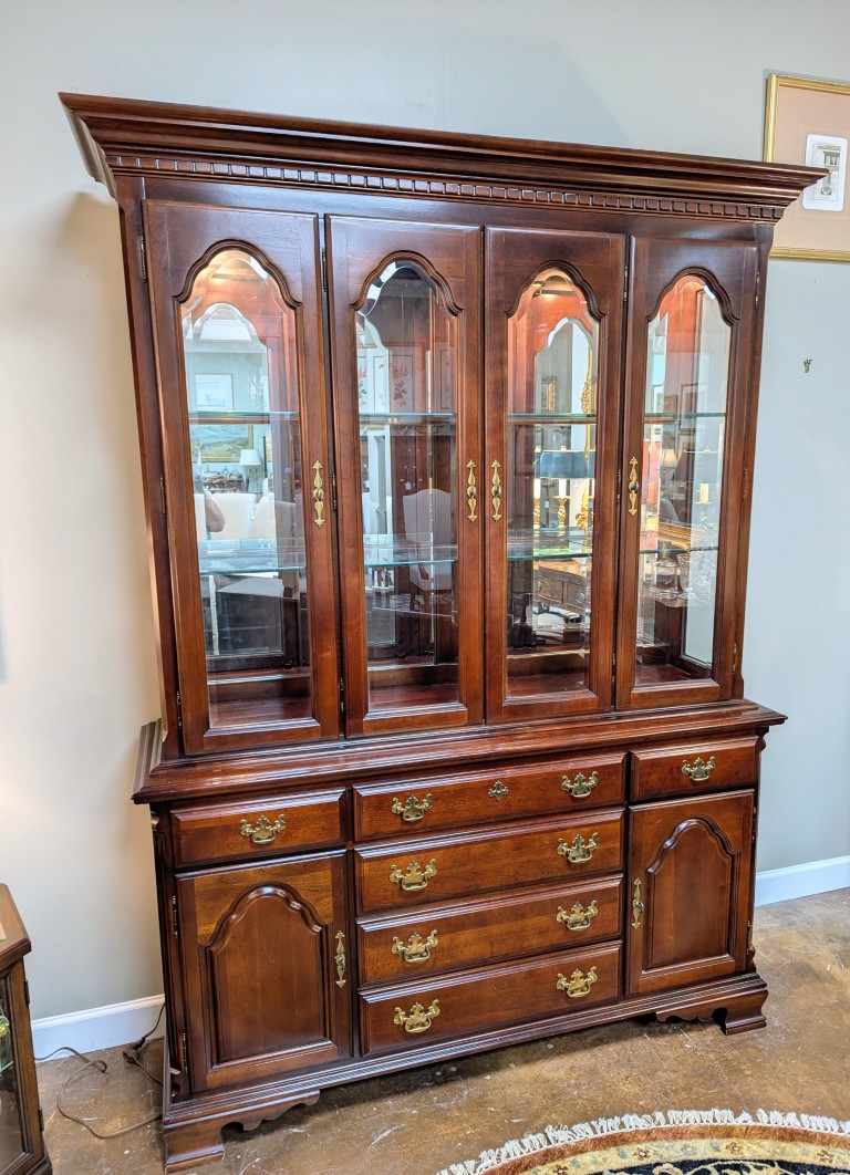 Sumter Mahogany China Cabinet Sumter Mahogany China Cabinet