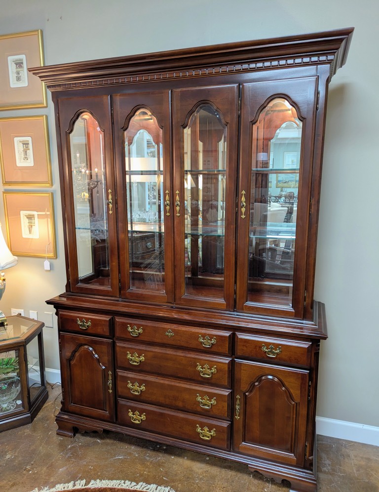Sumter Mahogany China Cabinet Sumter Mahogany China Cabinet