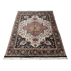 8x10 Hand-Knotted Ivory and Black Heriz-Style Area Rug