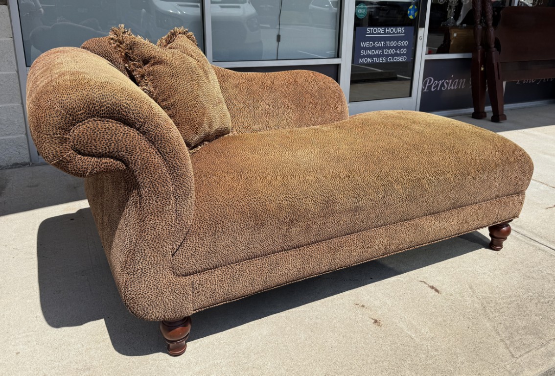 Leopard Print Upholstered Chaise Lounge with Pillow Leopard Print Upholstered Chaise Lounge with Pillow