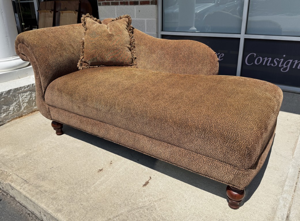 Leopard Print Upholstered Chaise Lounge with Pillow Leopard Print Upholstered Chaise Lounge with Pillow