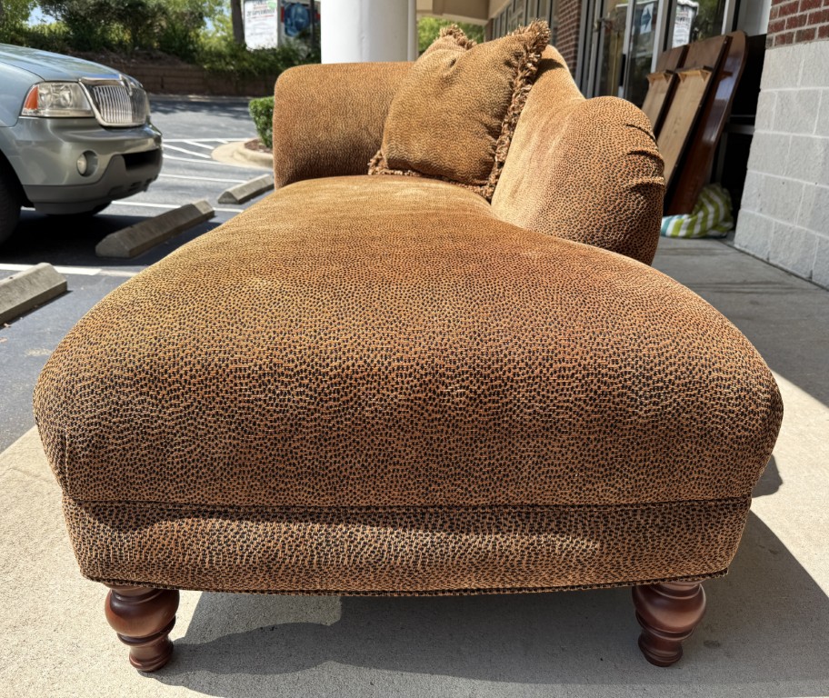 Leopard Print Upholstered Chaise Lounge with Pillow Leopard Print Upholstered Chaise Lounge with Pillow