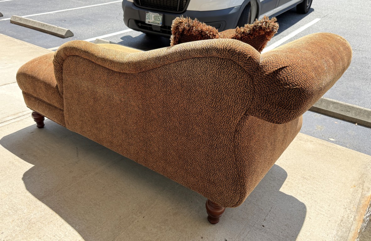 Leopard Print Upholstered Chaise Lounge with Pillow Leopard Print Upholstered Chaise Lounge with Pillow
