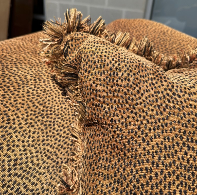 Leopard Print Upholstered Chaise Lounge with Pillow Leopard Print Upholstered Chaise Lounge with Pillow