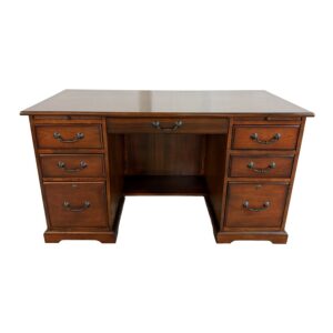 Riverside Furniture Traditional Petite Executive Desk